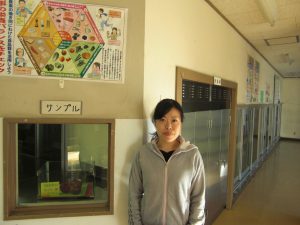 下諏訪町立下諏訪中学校栄養士木内素子先生です。